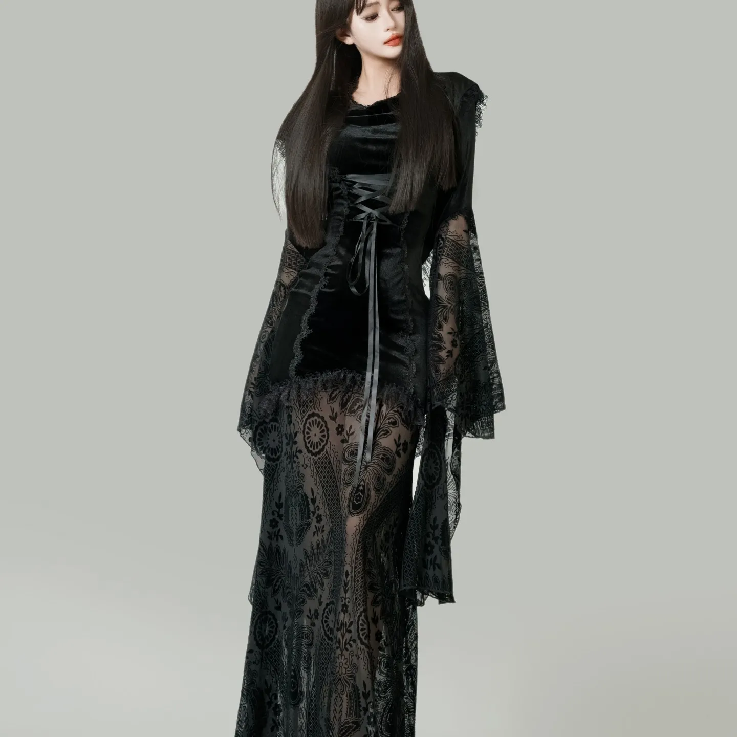 2026ハロウィンの服装選びで迷うなら、このゴシックレースドレスが救う理由は？