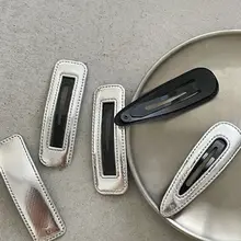 Y2Kスタイル PUレザーのシルバー色ヘアクリップ【前髪用・使いやすい・シンプルデザイン】