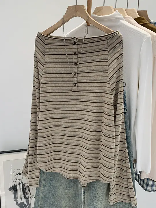 アメリカンレトロ風 ヘンリーネックオフショルダー長袖Tシャツ【ストライプデザイン・ゆったりシルエット】
