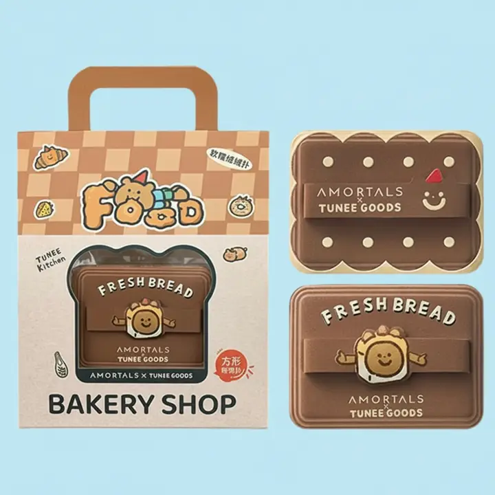 ふわふわの粉体とパフ付き！スクエア型フェイスパウダー