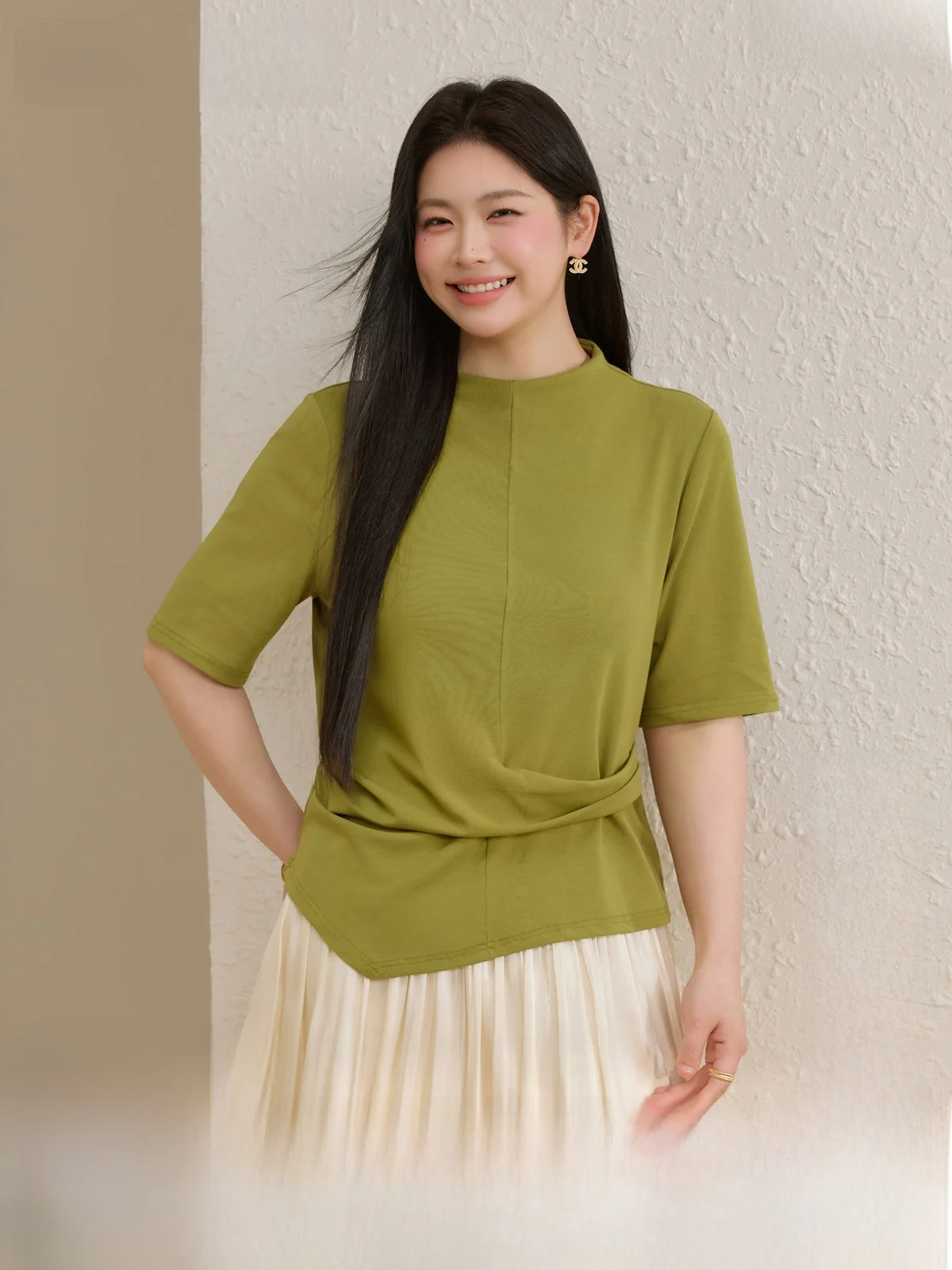 tシャツ 2枚重ねで失敗しない方法は？クロスデザインのショートTシャツが解決するリアルな使い方