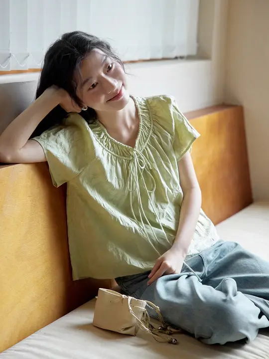 刺繍入り短袖Vネックシャツ【夏用・海沫緑・レディース・シフォン】