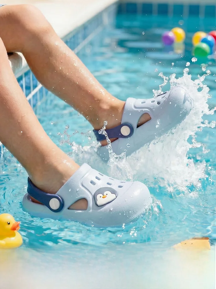可愛いカートゥーンデザインの子供用サンダル：夏の快適性と通気性を実証