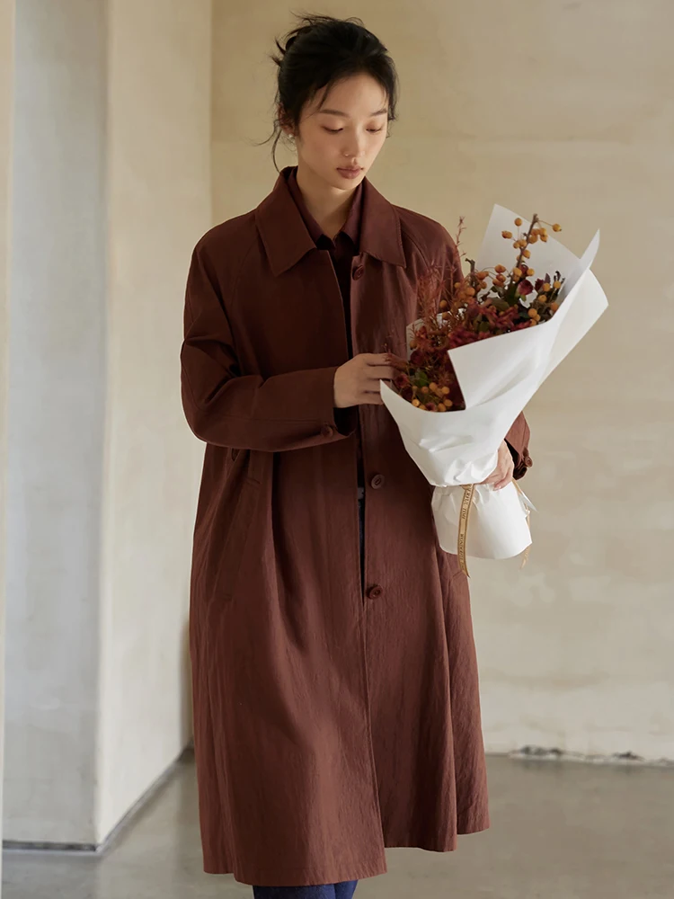 大人可愛い服 40代コーデの完全ガイド｜ルーズフィットトレンチコートの選び方と着こなし