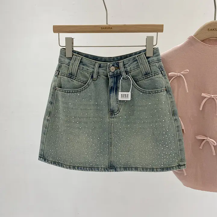 高腰デザイン ダメージ加工デニムスカート【女性用・ひざ上丈・フィット感】（セットアップ対応）