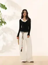 春向きのVネック長袖Tシャツ【コントラストカラー・フィット感・女性用・洗練されたデザイン】（セットアップ対応）