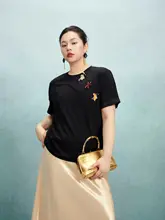 新中式デザインの馬モチーフラウンドネック半袖Tシャツ【サテン風・コントラストパネル】