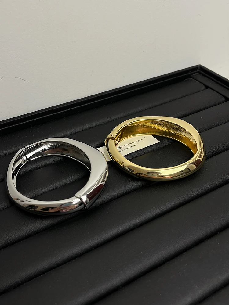 40代女性にぴったりなシンプルな金属ブレスレット【合金・上品デザイン】