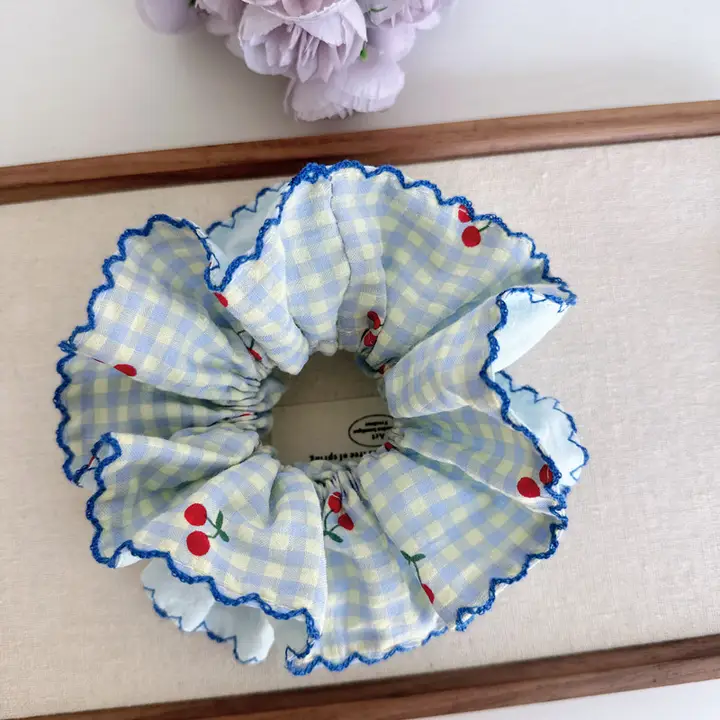 清楚でかわいいブルーとピンクのチェック柄チェリーターバン【シンプルで気品あるデザイン】
