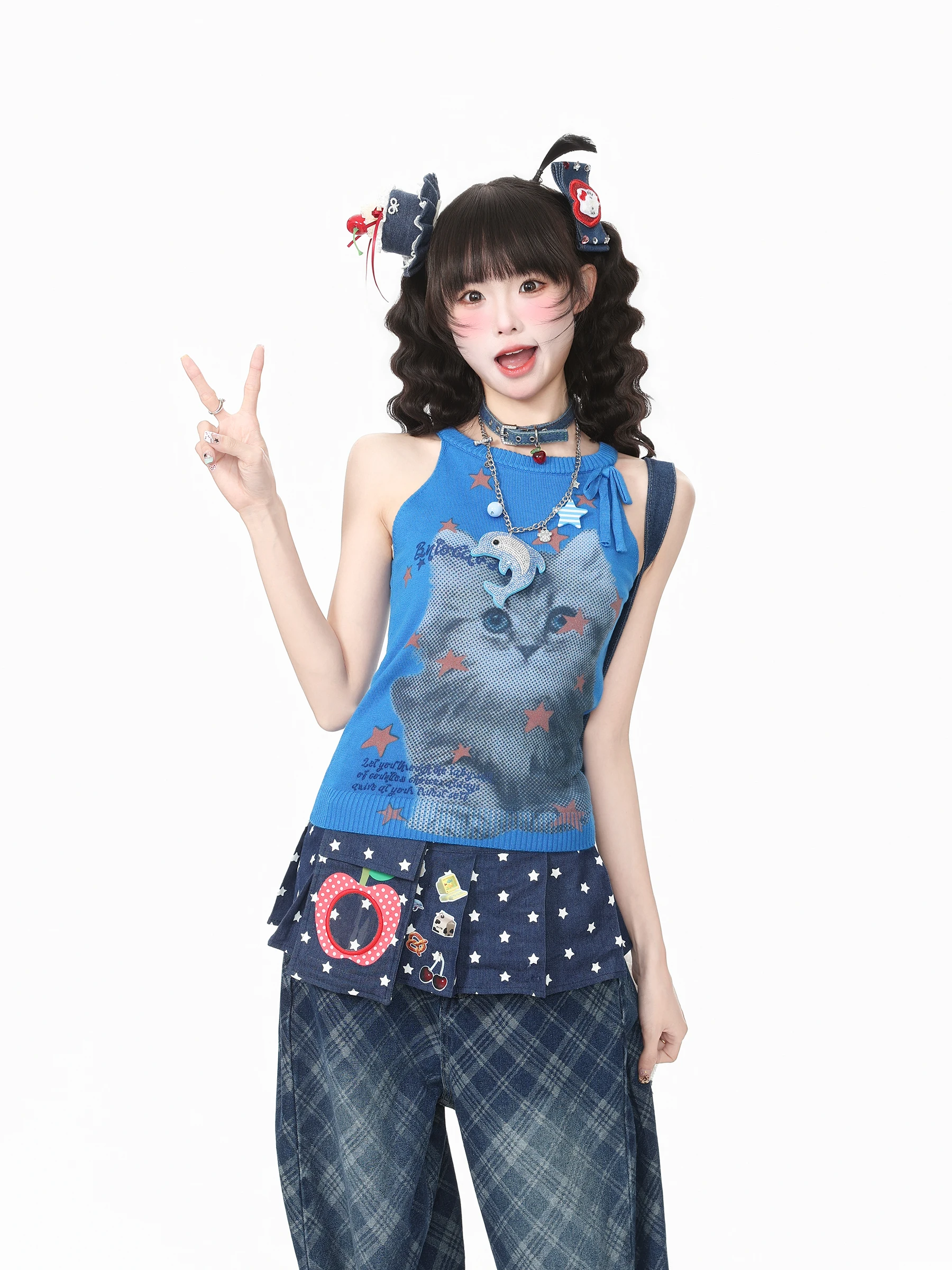 猫デザインのナチュラルニットタンクトップ：かわいい20代女性に最適な夏のスタイリングアイテム