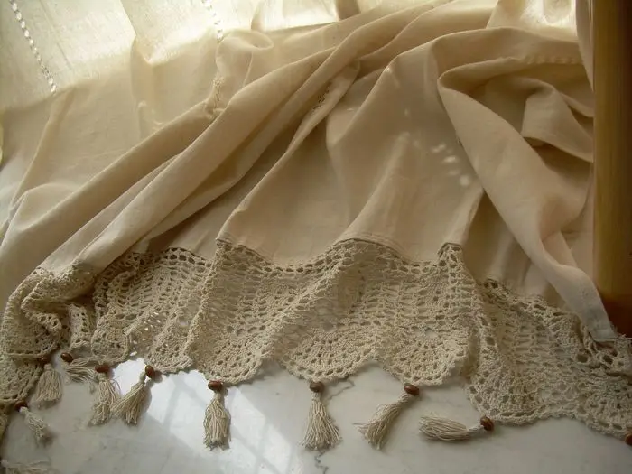 ビンテージアメリカンスタイル刺繍入りカーテン：半遮光で風通しを調整する窓のデザイン