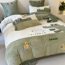 子供用カ ートゥーンデザインのミルクベルベット四点寝具【コーラルベルベット・アリゲーターダック刺繍・男の子向け】（セットアップ対応）
