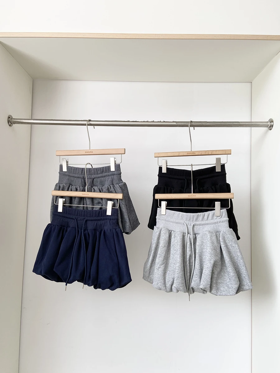 プチギャルの秋を彩る一着は、このリボン付きスカートなのか？