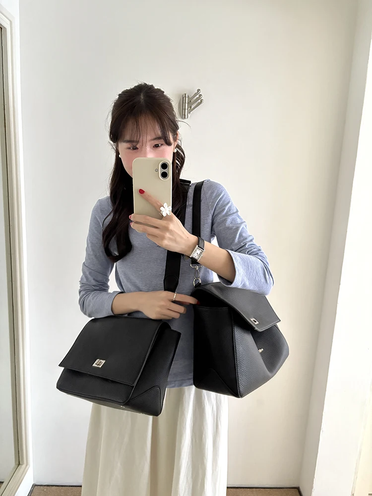 通勤用ロックフラップ大容量ショルダーバッグ【春夏用・インス風】：40代女性の日常通勤に最適な機能性とデザイン