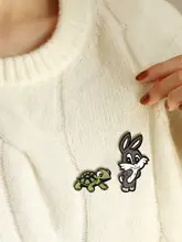 ブローチ 手刺繍 インド 糸 亀 うさぎ デザイン性 個性的 上品 ファッション小物