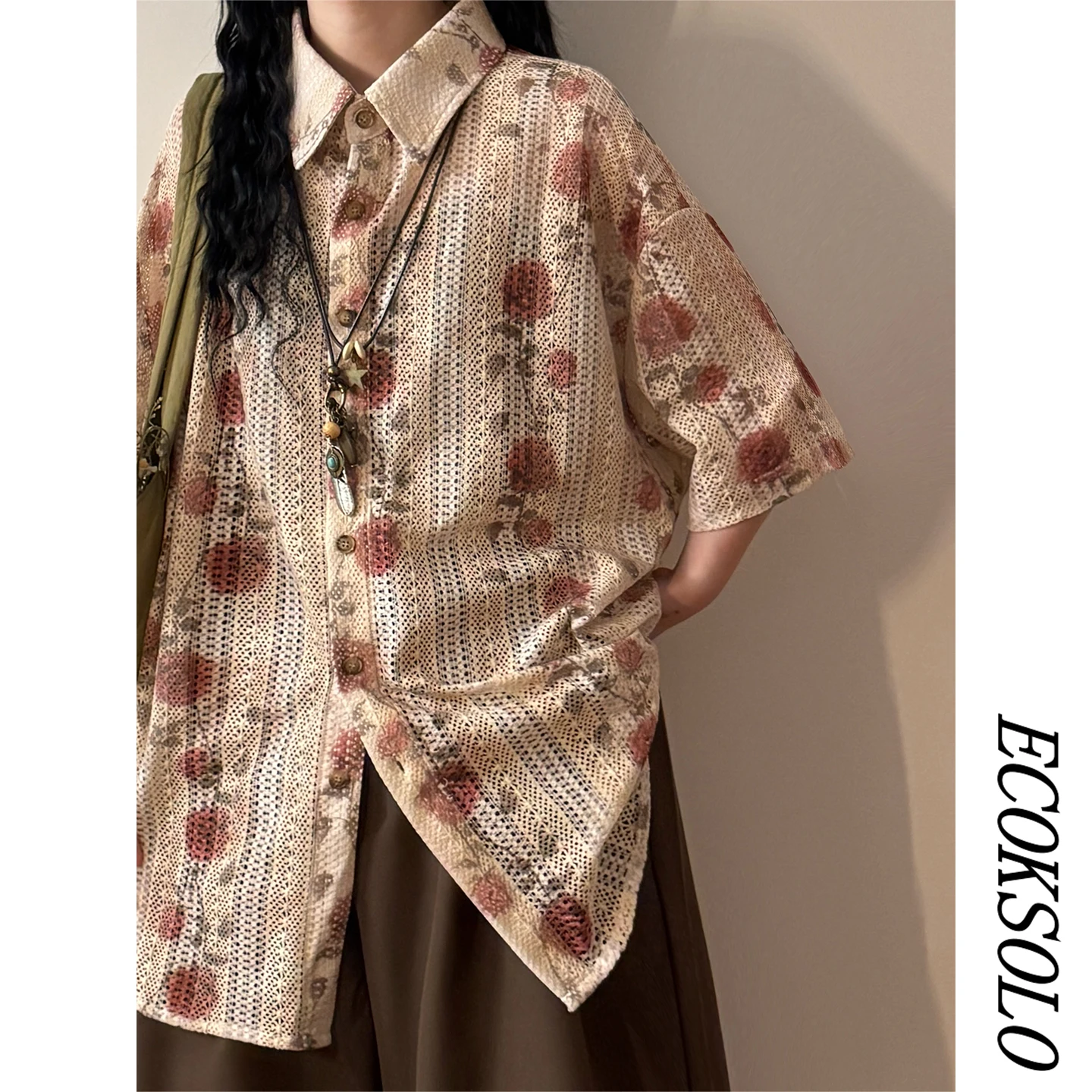 柄シャツを夏に選ぶべき理由は？中性風のハートプリントシャツが通勤からレジャーまで救う
