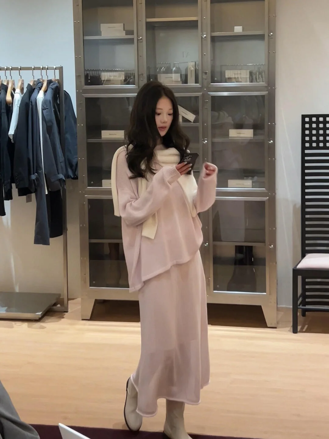ピンクブラウスのコーデで失敗しない方法は？