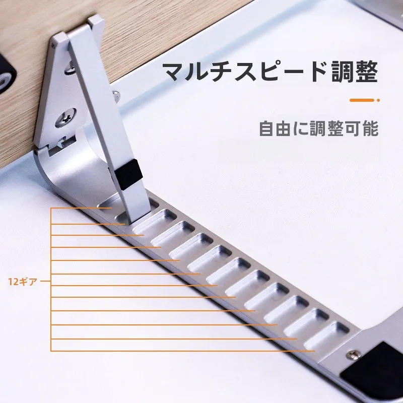 タブレットスタンドを貼り付けるのは難しい？木製の折りたたみスタンドが解決するリアルな使い方とは