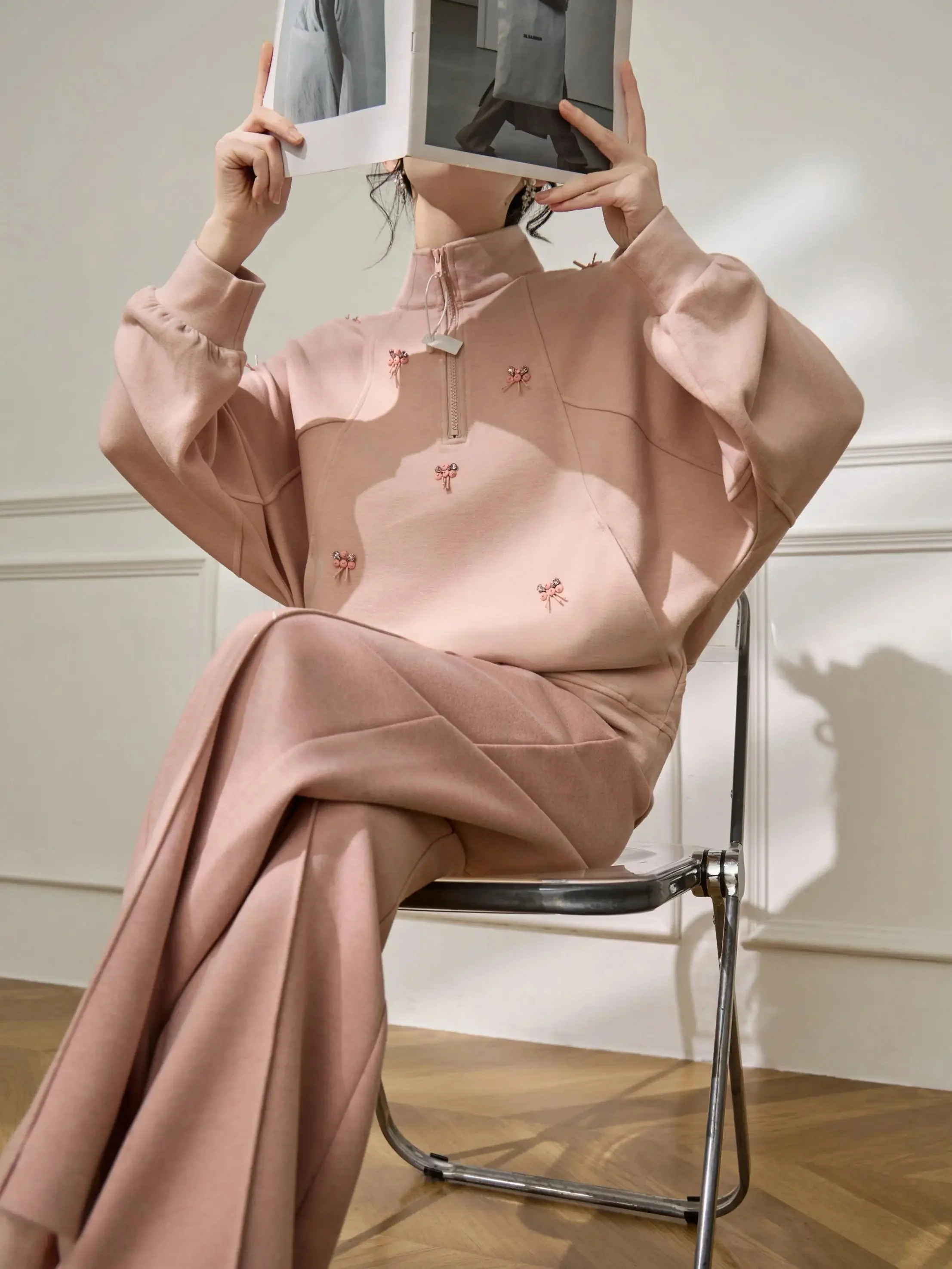 今の時期の服装レディースで迷ったら、この冬用ハイネックスウェットシャツが救う！