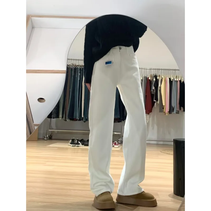 白色加绒デニムパンツ：ワイドレッグで四季通用の長身向けゆったりフィットスタイル