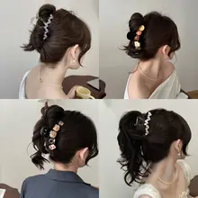 可愛いキャラクタークッキーグリップ【女性用・ヘアアクセサリー・サメクリップ】