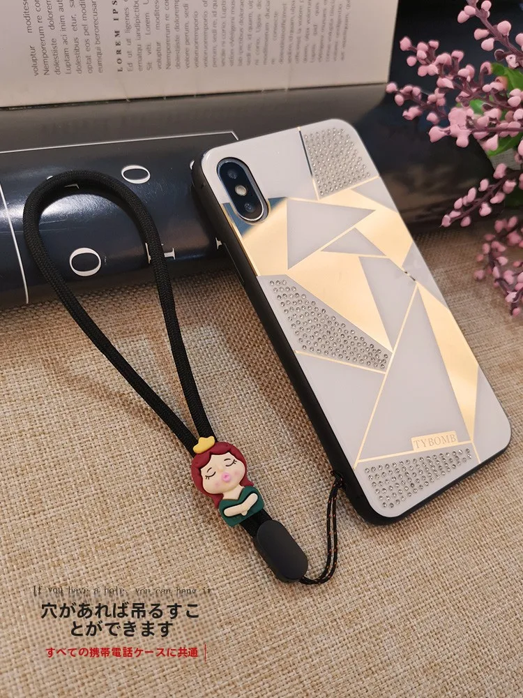 スマホ ストラップ どうやってつけますか？調節可能なハンドストラップが通勤・カフェで本当に役立つ理由