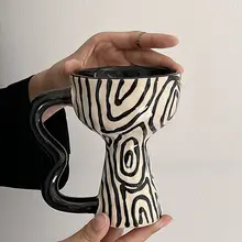 ヴィンテージ風手描き年輪デザインの陶製ハイ脚マグカップ【コーヒー・ティー用】