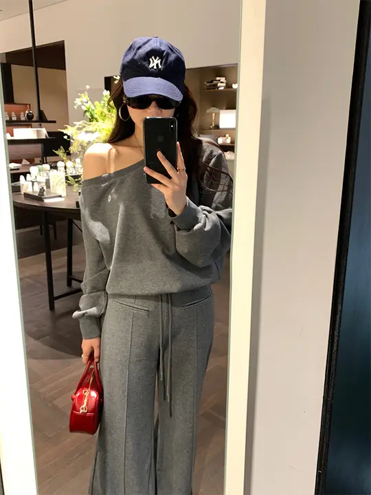 露肩デザインのゆったりスウェットシャツ【極上の柔らかさ・カジュアルスタイル】（セットアップ対応）