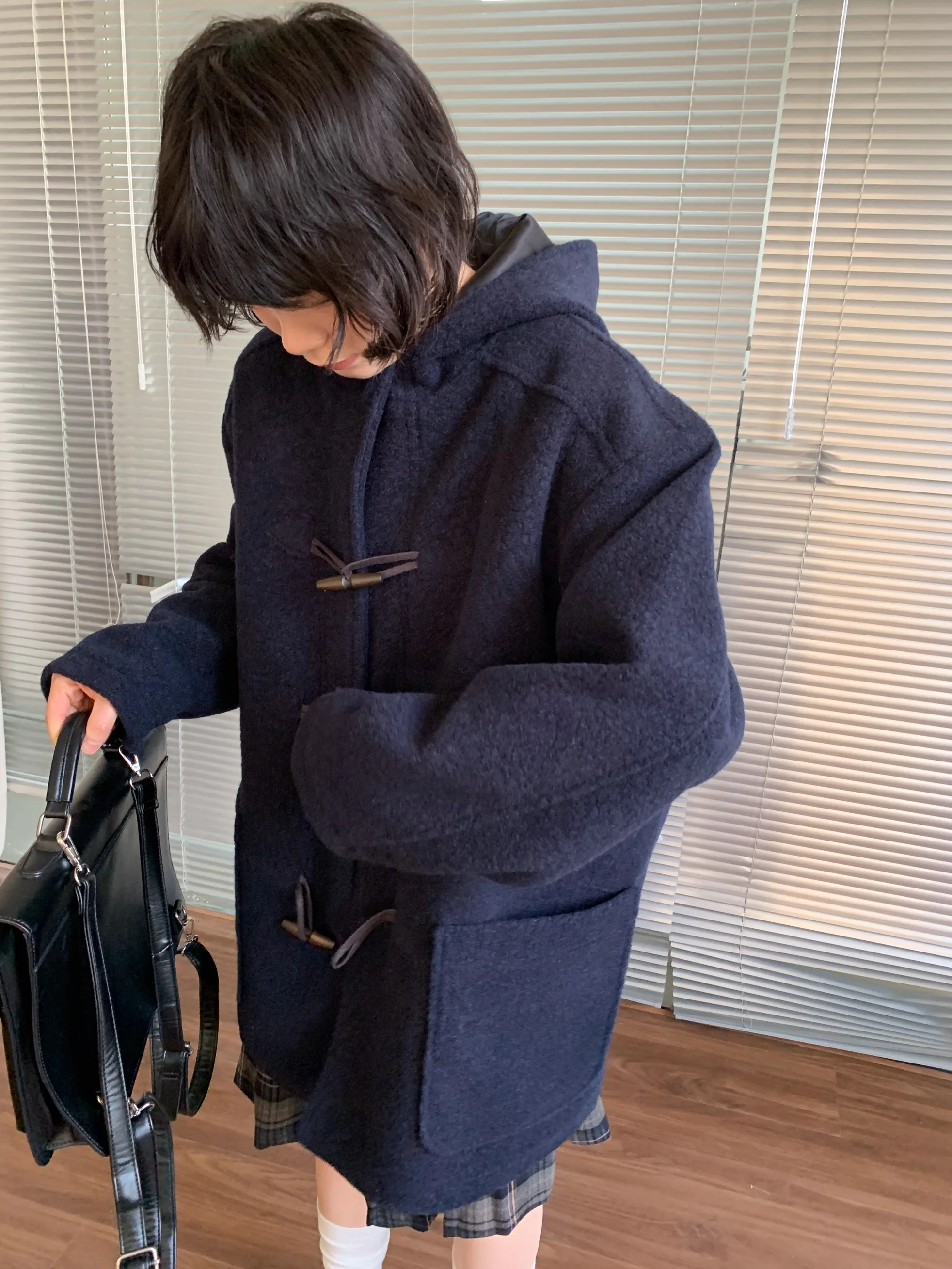ダッフルコートはどんなもの？学院風のガーリーコートが、秋冬の日常を彩る理由