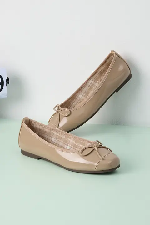 春秋用 レッド フラットシューズ【軽量・女性用・シンプルデザイン】