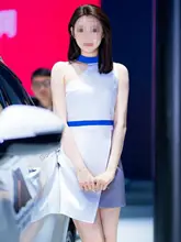 トレンドのオフショルダー不規則デザインドレス【タイトフィット・ショートスカート・ビジュー装飾】（セットアップ対応）