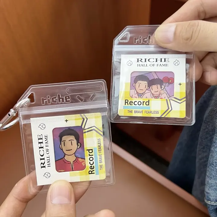 卓球選手の動くキャラクターキーホルダー【Q版・クール・バックパック用・ファン向けギフト】