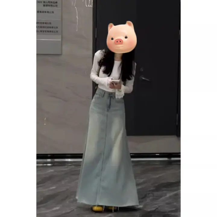 美しいデザイン！ウォッシュブルーデニム Aラインスカート【ハイウエスト・フリンジ付き】