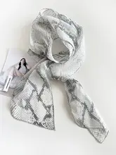 格子柄シルクスカーフ【取り外し可能な小花付き・おしゃれなデザイン】