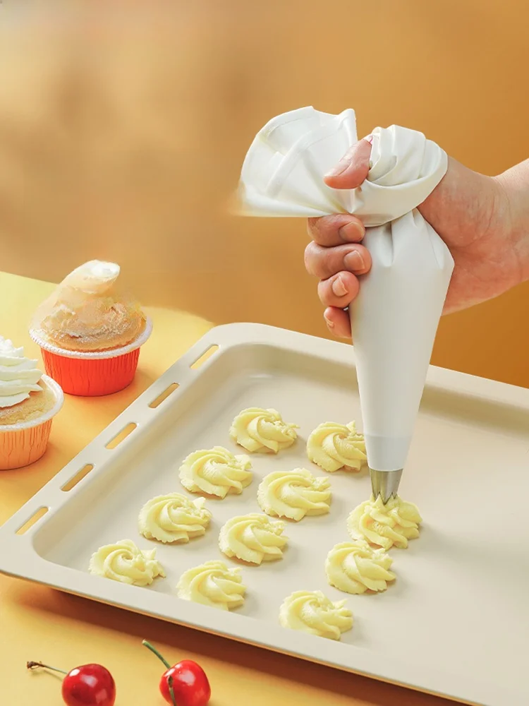 生クリーム絞り袋は本当に必要？使い方と選び方のすべてを解説