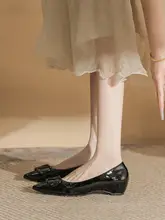 Vカッティングフラットシューズ【女性用・艶やかレザー・内蔵ヒール・ブラック】