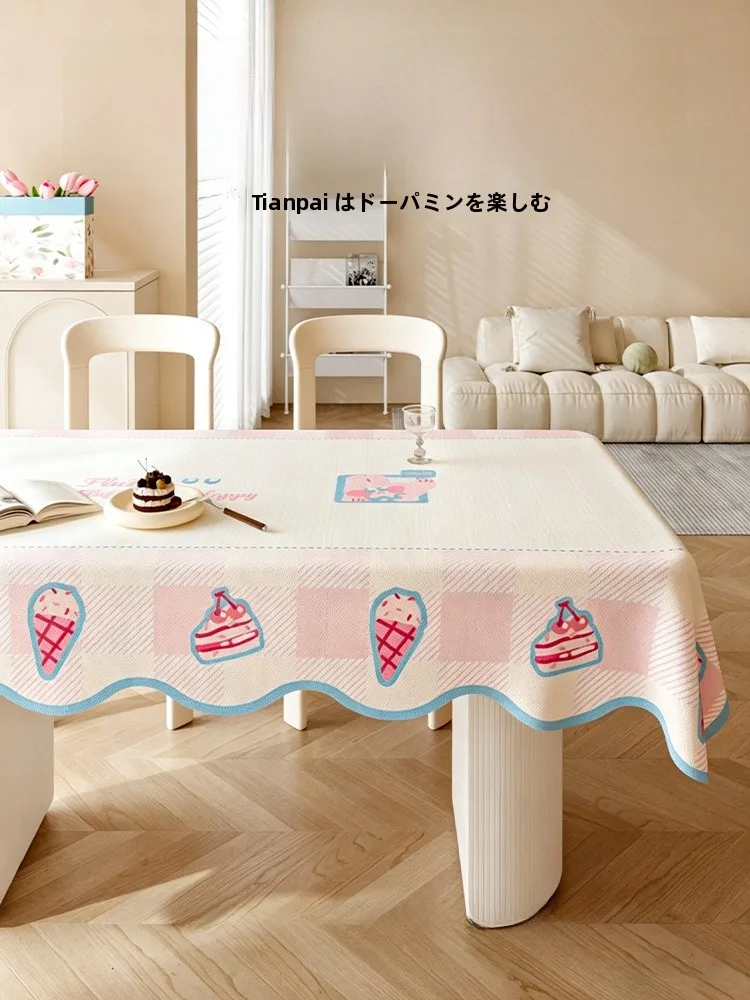 耐久性の高いダイニングテーブルクロスは、本当に「洗濯不要」でいいの？