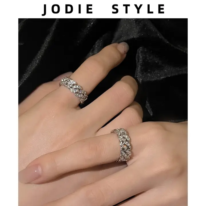 個性派デザインのキュービックジルコニアリング【ハイエンド・カジュアル・指輪】