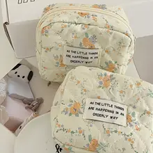 ウサギデザインのフラワープリント生理用品収納ポーチ【旅行用・小さめサイズ】