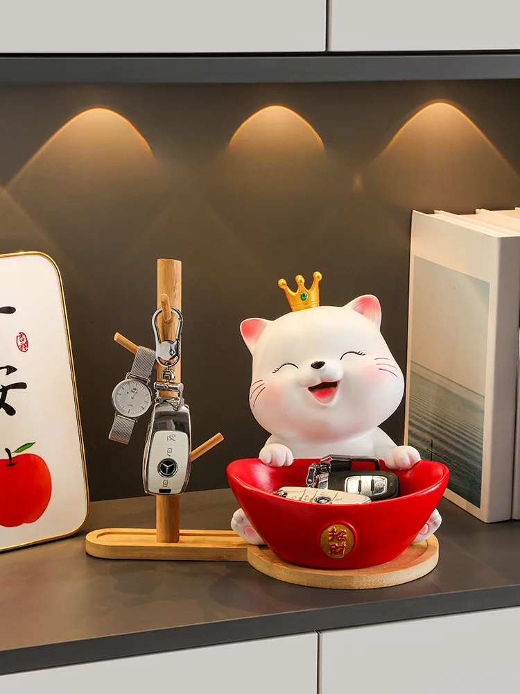 招き猫のキーホルダー：ユニークなアートレジンデザインで友情を象徴する装飾品