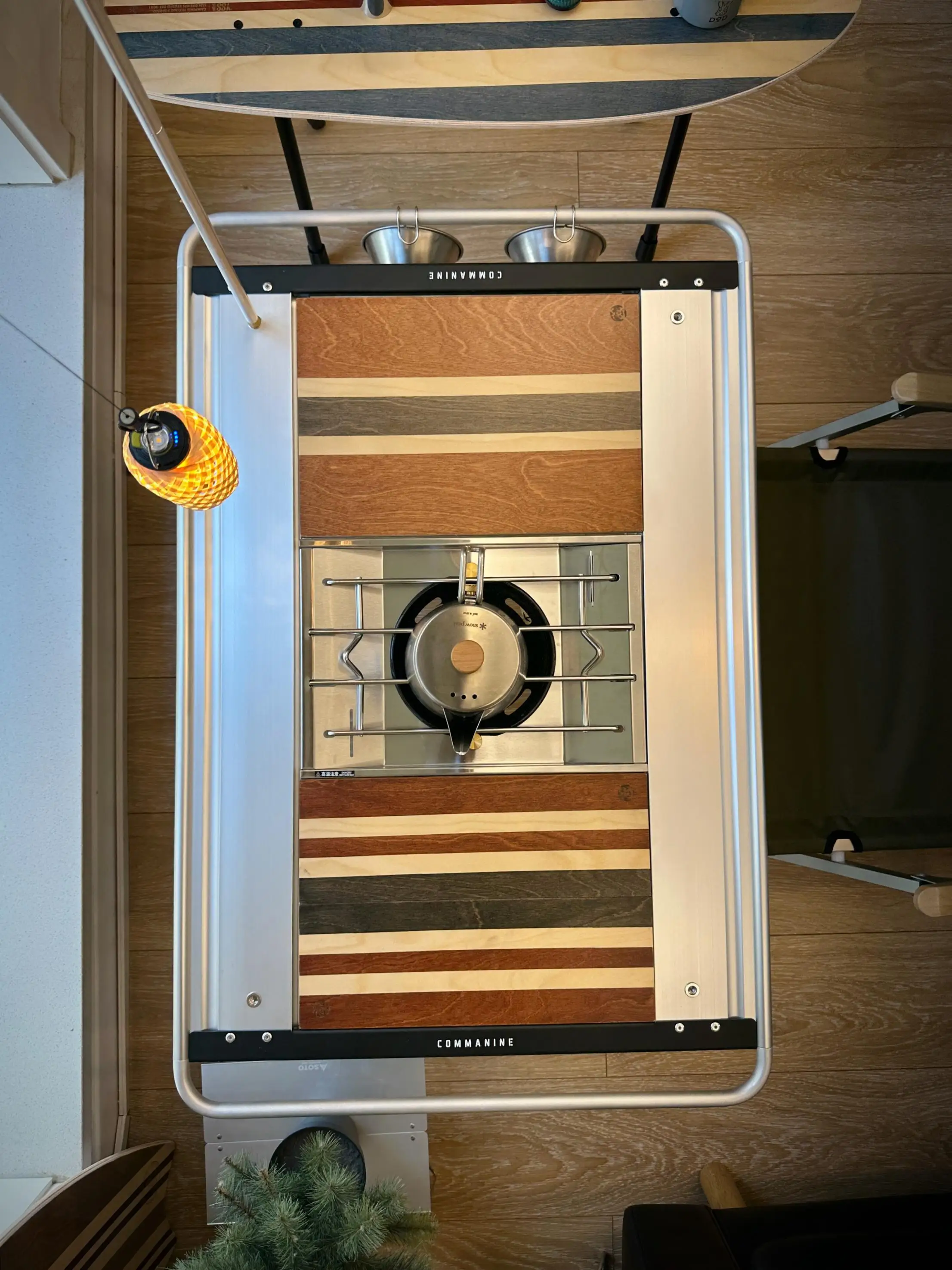 ハイテーブル キャンプで使える汎用ストライプテーブルの実用性と選び方