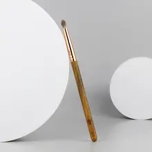 小型コーン型アイシャドウブラシ【ディテール仕上げ・目頭ハイライト・ぼかし用】