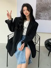 黒のデザインスーツジャケット【春用・韓国風・ゆったりタイプ】