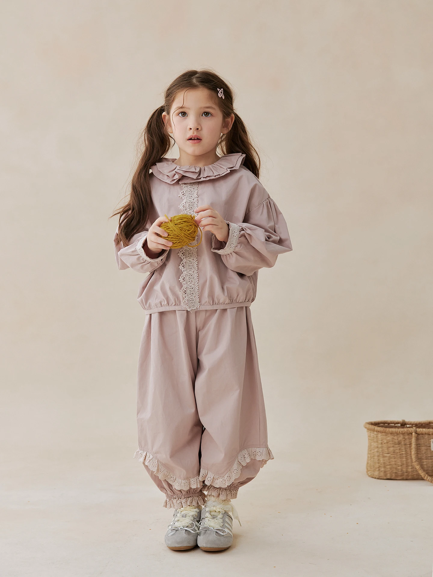 姫系子供服ブランドで迷ったら、この1品が救う！春のレース衿トップスとバルーンパンツは本当に人気？