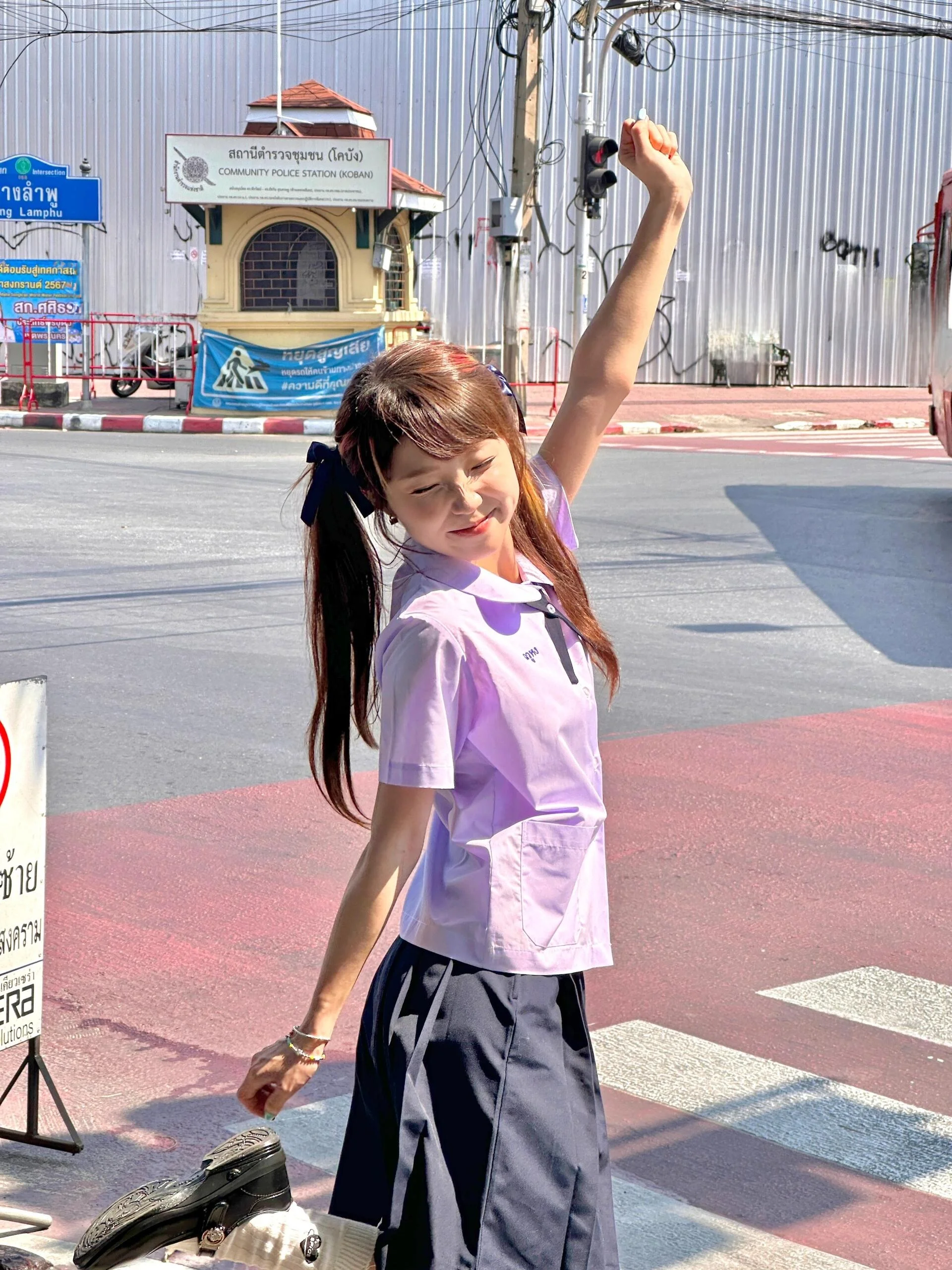 かわいい高校制服のデザイン：白桃汽水風半袖シャツとスカートセットの実際の特徴