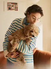 色のグラデーションが特徴の上質な羊毛ニット【ゆったりしたシルエット・ファッションアイテム】