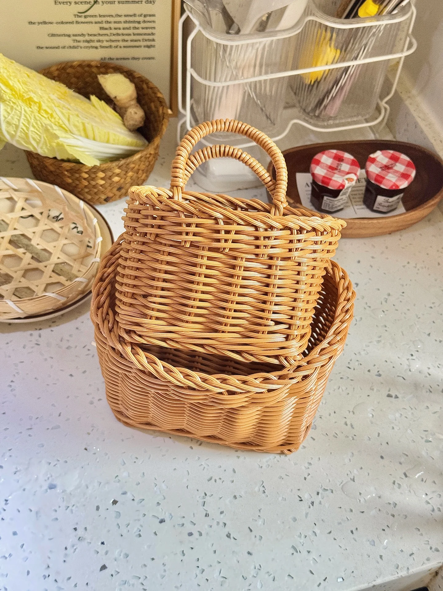 生姜とニンニクの壁掛け収納バスケット：キッチン用の収納効率と卵収納実績