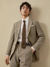 高級感漂うブラウンの男性スーツ【ビジネスカジュアル・結婚式用・四季対応】（セットアップ対応）