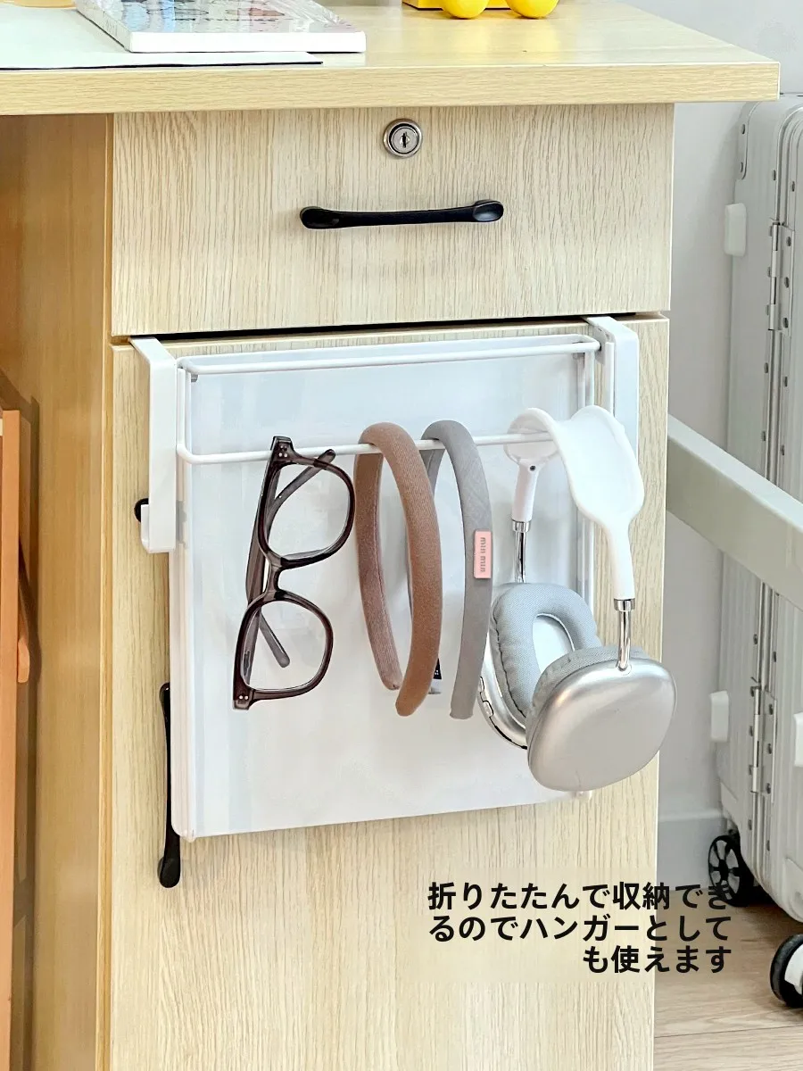 壁に付けられる家具 ベッドサイドとして、どんなミニテーブルがおすすめ？