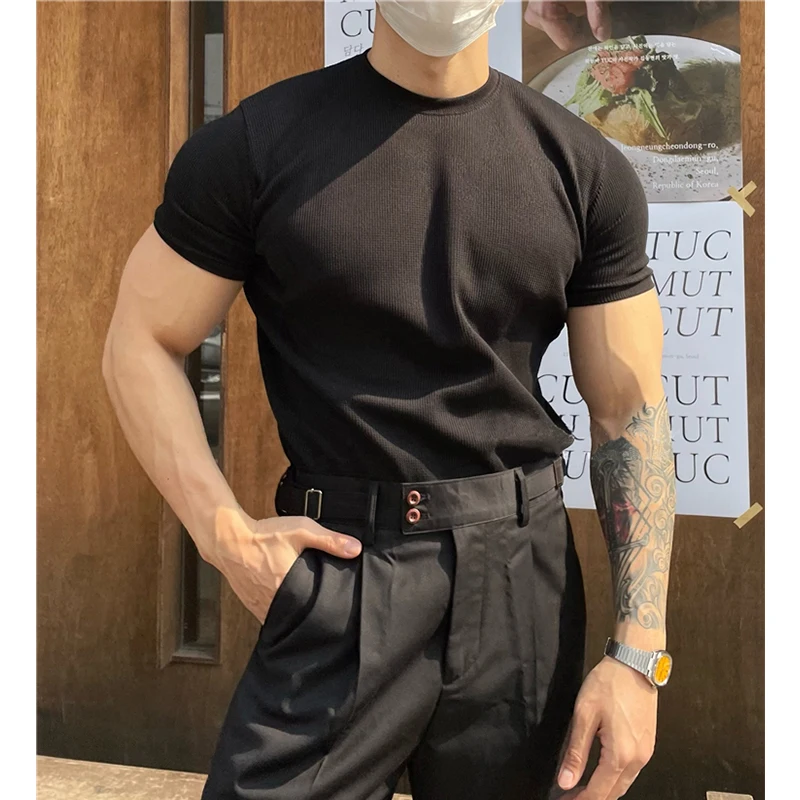 メンズ夏用Tシャツは、カットオフとどう選ぶべき？